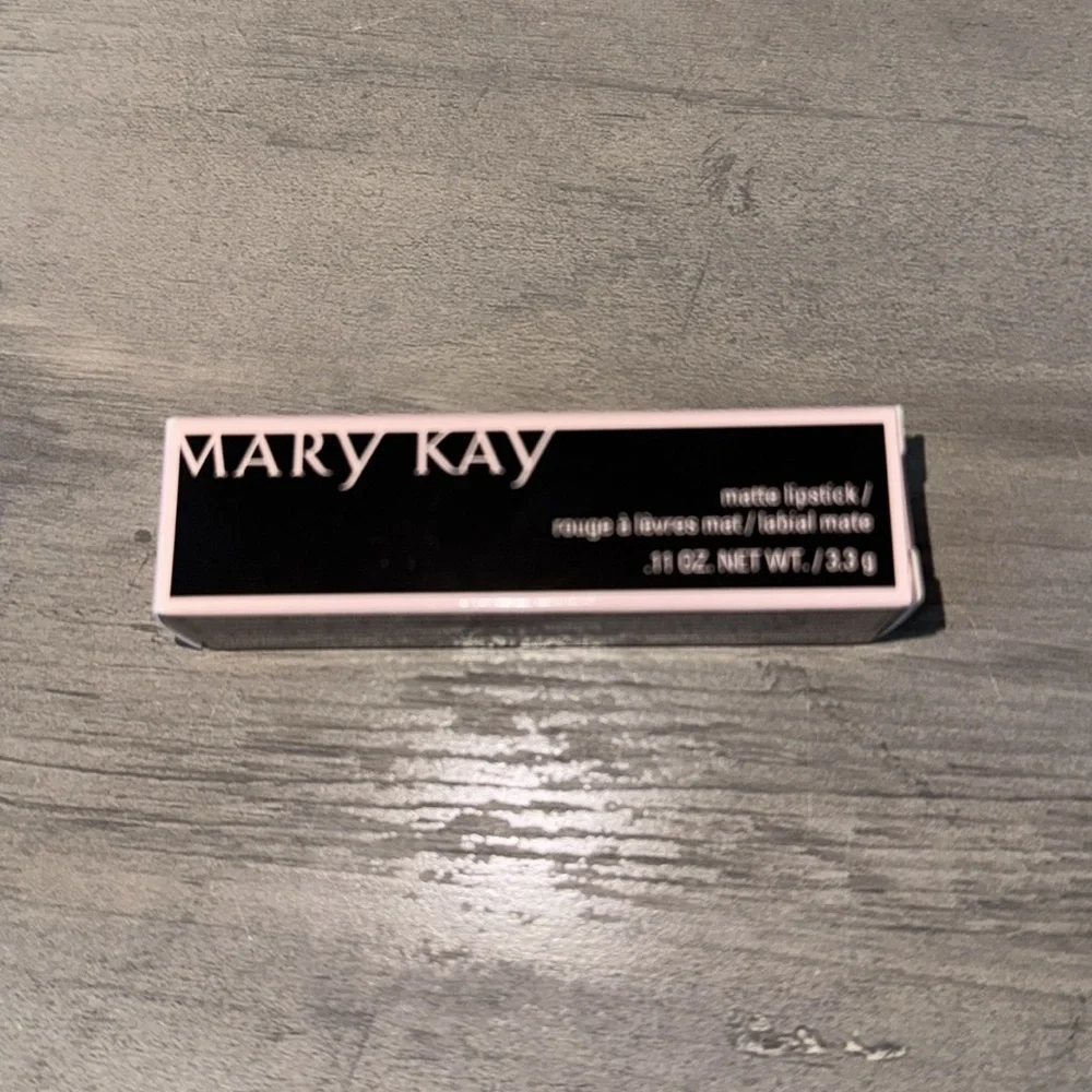 Red Roma Matte lipstick limited edition, Mary Kay